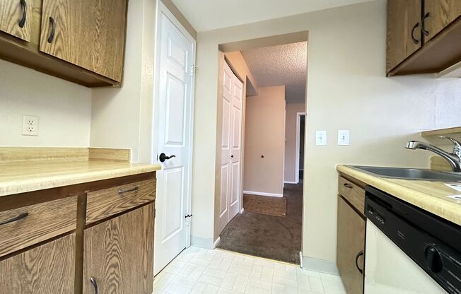 1 bed, 1 bath, $1,600, Unit Unit 202