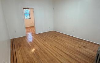 3 beds, 1 bath, 2,300 sqft, $3,400