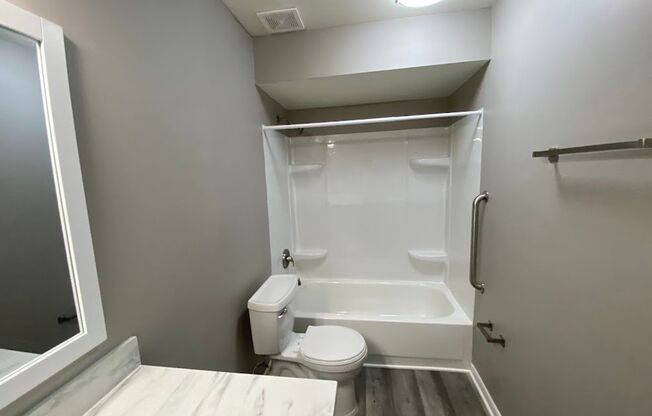 2 beds, 1 bath, 984 sqft, $1,695, Unit 155 118