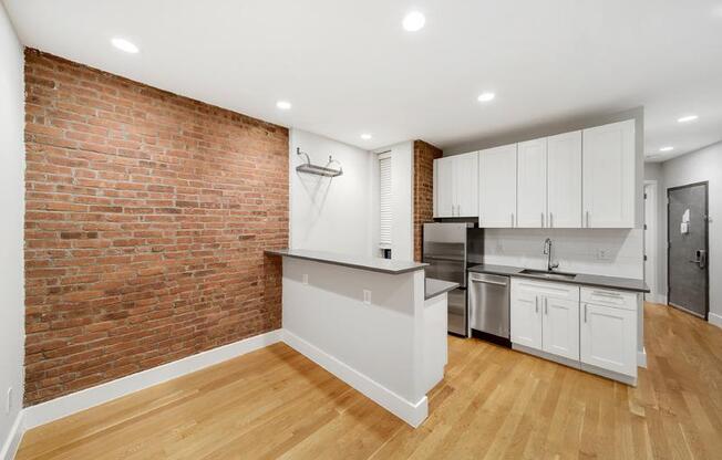 400 W 56 ST