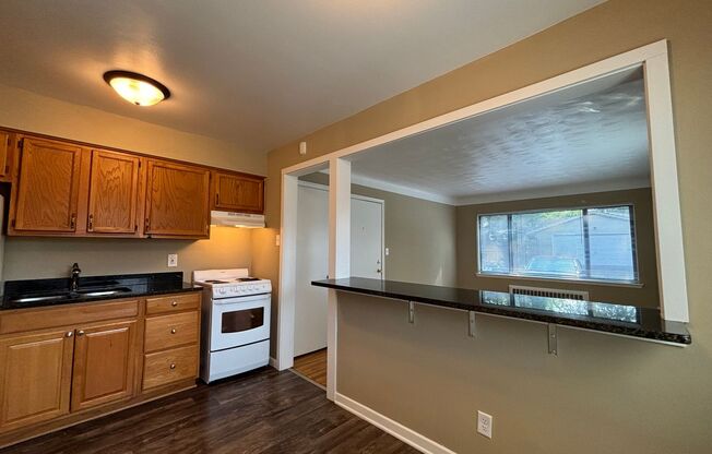 638-642 Snelling Ave South