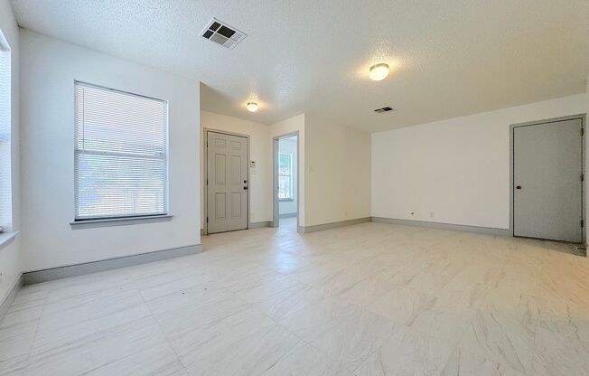 East El Paso 4 bed Refrig A/C plus Office!