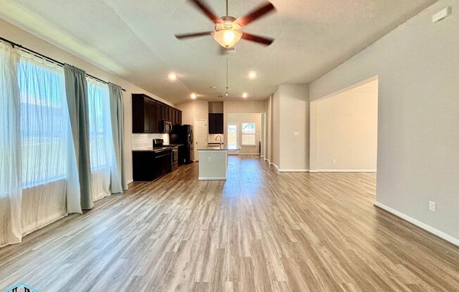 Welcome home to this charming 3 beds/2 bath home, open floor plan with high ceilings. Located right off of Redland and 1604, a quick commute to entertainment, restaurants, and surrounding activities in San Antonio!