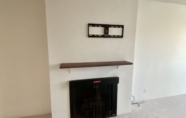 Beautiful 1 Bedroom Condo With An Amazing View In Gated Community