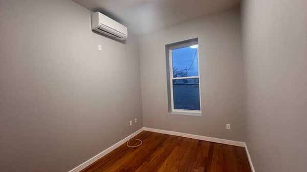 5422 5 AVE