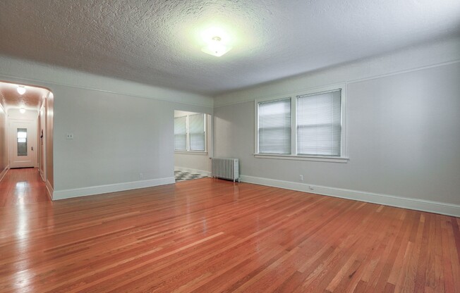 2 beds, 1 bath, 870 sqft, $2,000, Unit 202