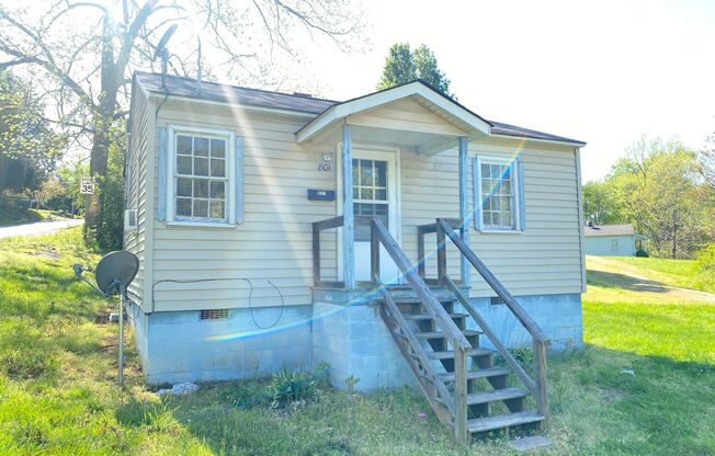 Small 2 Bedroom 1 Bathroom house very close to Kannapolis Research Campus