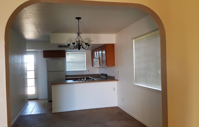 3 beds, 2 baths, $1,300