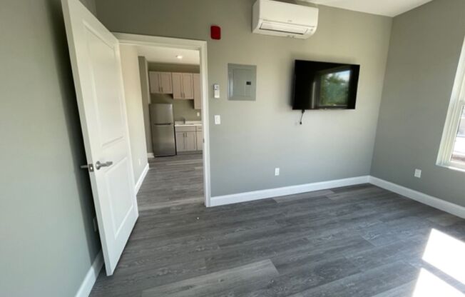 1 bed, 1 bath, 408 sqft, $2,300, Unit 303