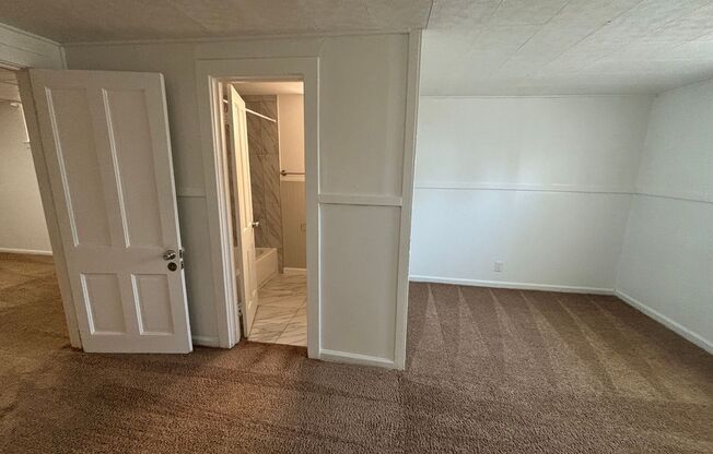 2 beds, 1 bath, $1,100, Unit PM-254-2 Unit B