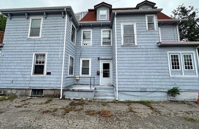 13 SPRUCE ST