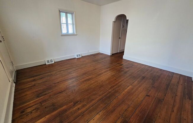 Large 2 bed 2 bath townhouse with huge private yard attached