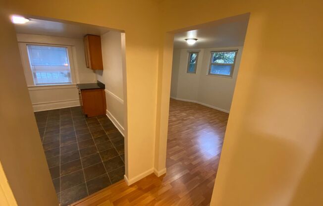 Studio, 1 bath, 500 sqft, $1,350, Unit A