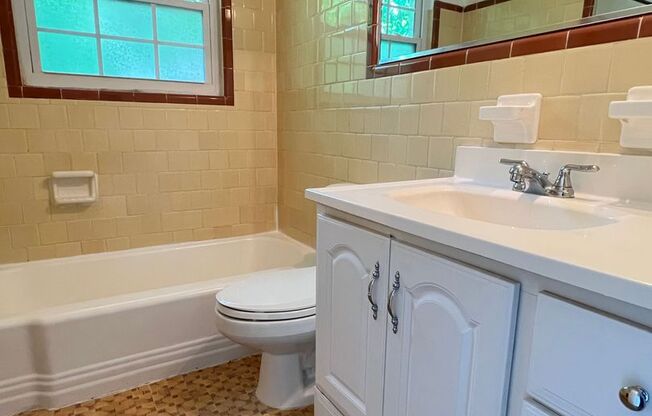 1 bed, 1 bath, 750 sqft, $1,725, Unit 282-03