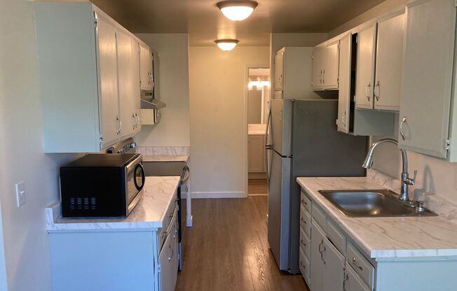3 beds, 2 baths, 1,131 sqft, $2,895, Unit 201