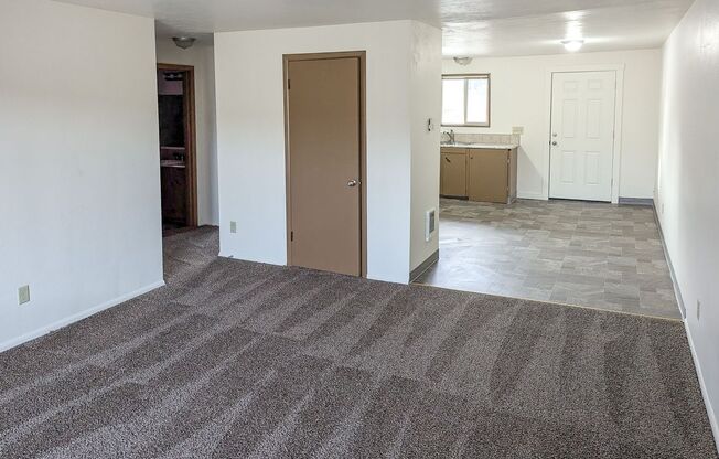 2 beds, 1 bath, 950 sqft, $1,175, Unit 1025