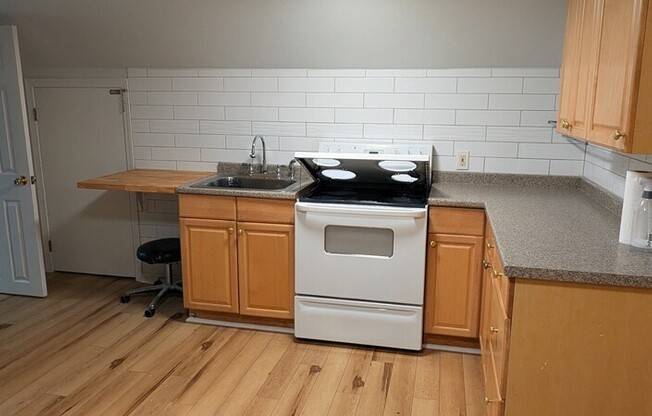 33 VETERANS MEMORIAL PKWY