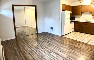 1 bed, 1 bath, 660 sqft, $700, Unit 4