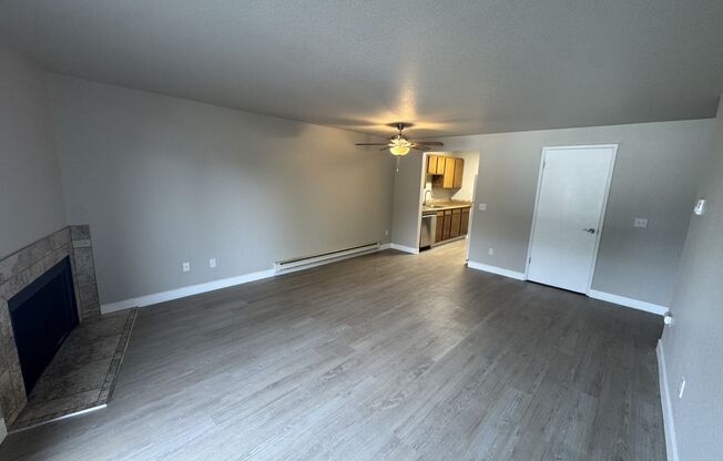1 bed, 1 bath, 712 sqft, $1,450, Unit B9