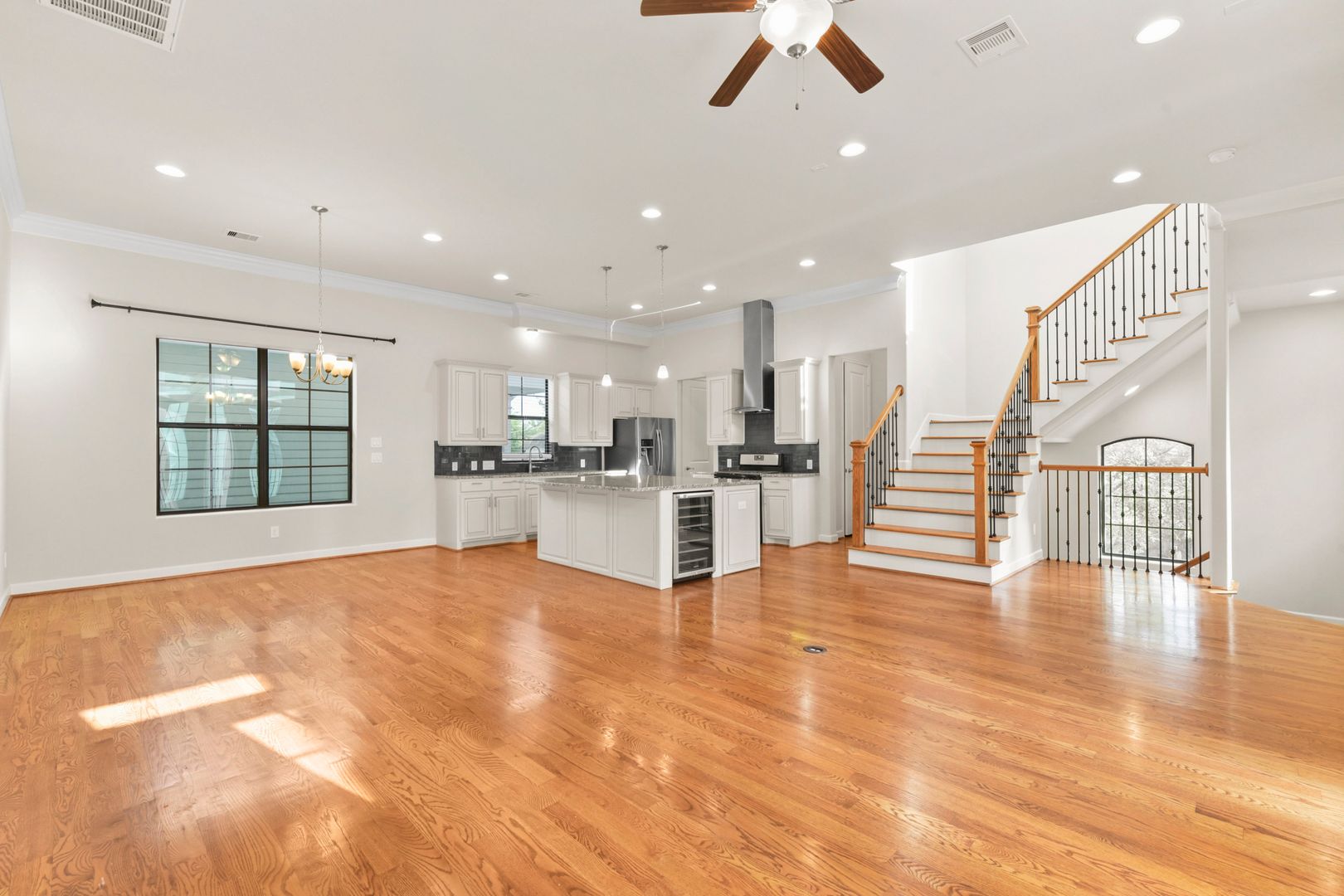 Elegant 3-Bedroom Home in Gated Inner Loop Community
