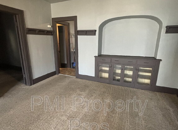 2530 N 37 ST