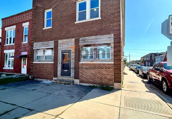 1500 W FRED ST