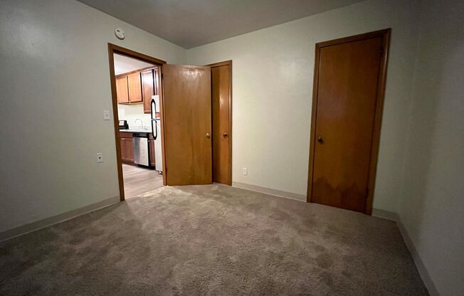 1 bed, 1 bath, 650 sqft, $999