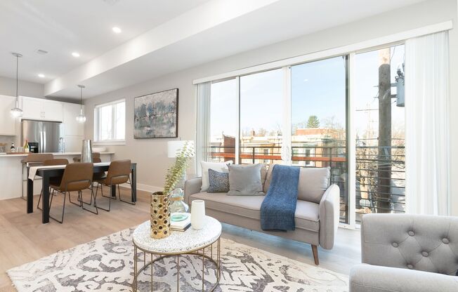 Washington Court (52 W)