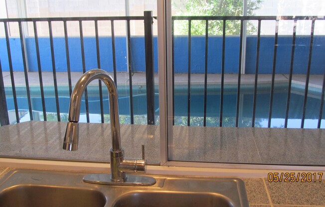 ASU AREA - REMODELED 5BR 2BA HOUSE SWIMMING POOL / AVAIL 7-1-25