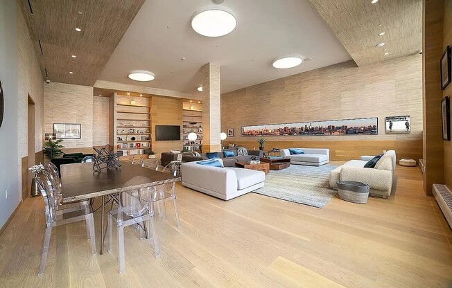 1 bed, 1 bath, $4,350, Unit 525