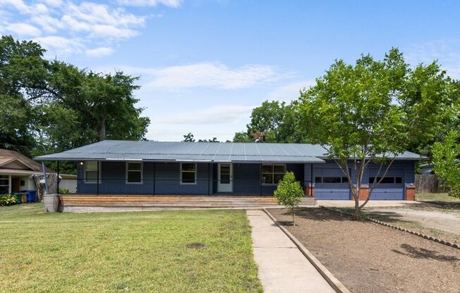 Mid century modern gem !  Great Home Close to everything!
