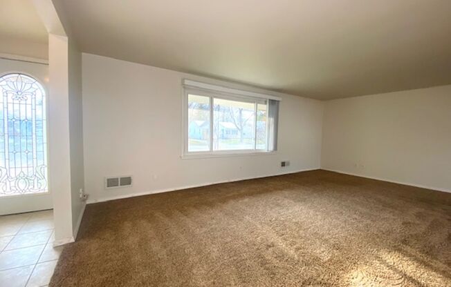 2 beds, 1 bath, $1,495