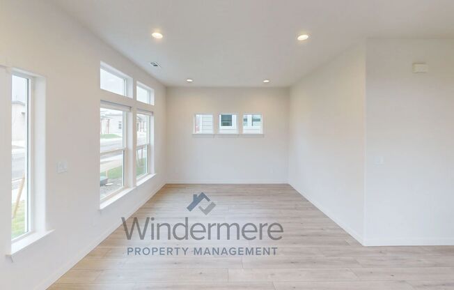 2 beds, 1 bath, 880 sqft, $1,795, Unit 389 Arissa