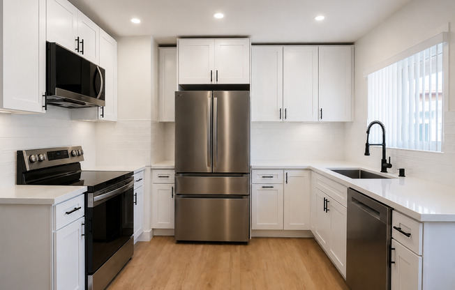2 beds, 2 baths, 900 sqft, $2,300, Unit 9658-08