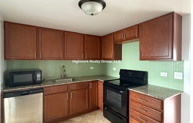 7630 1/2 N Milwaukee Ave