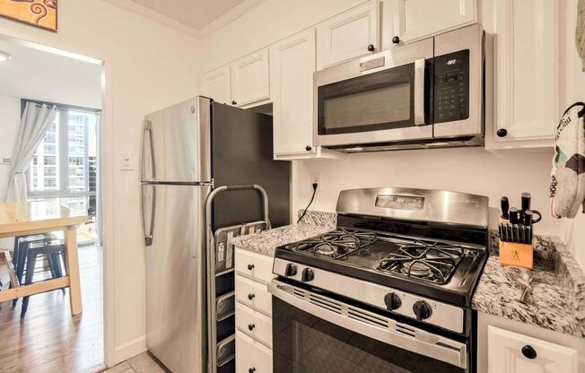 2 beds, 1 bath, $2,499, Unit Unit 414N