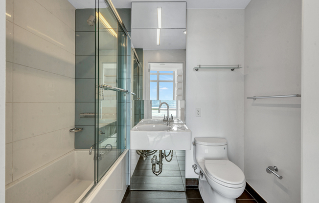 3 beds, 2.5 baths, $17,500, Unit PH2