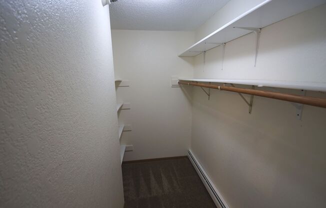 2 beds, 2 baths, 915 sqft, $1,695, Unit 113
