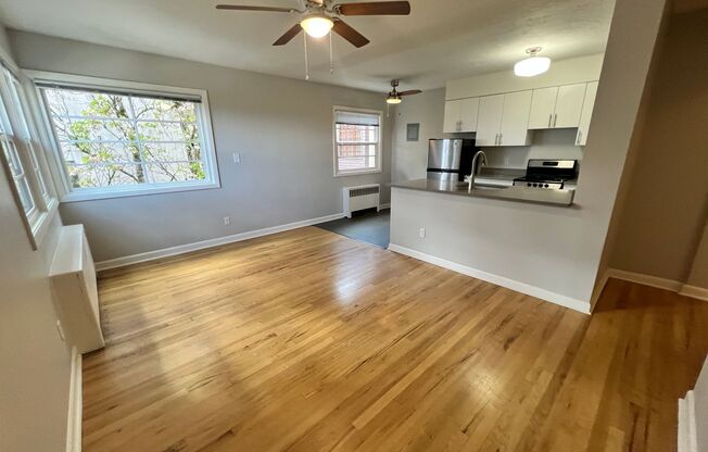 1 bed, 1 bath, 607 sqft, $1,425, Unit 410