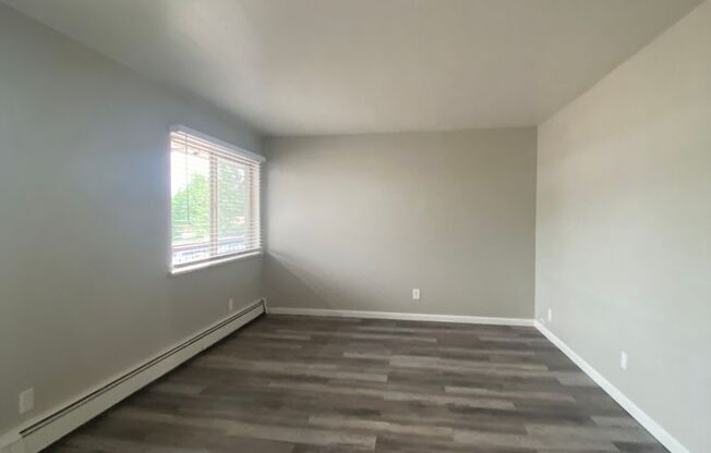 2 beds, 1 bath, $1,195, Unit Apt. 217