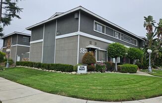Silverwood Apartments (587)