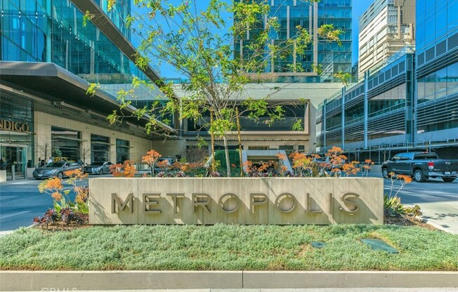 1 bed, 1 bath, 730 sqft, $3,500, Unit 3702