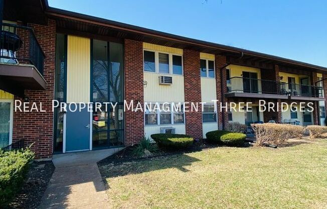 7435 HAZELCREST DR