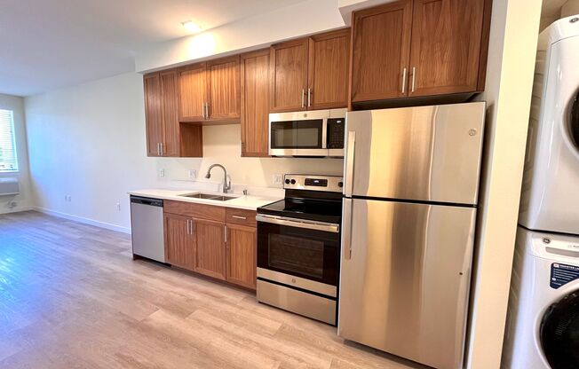 Studio, 1 bath, 448 sqft, $1,400, Unit A208