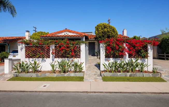 Charming Spanish-Style Craftsman 2bd/2ba Home in the Heart of the College Area