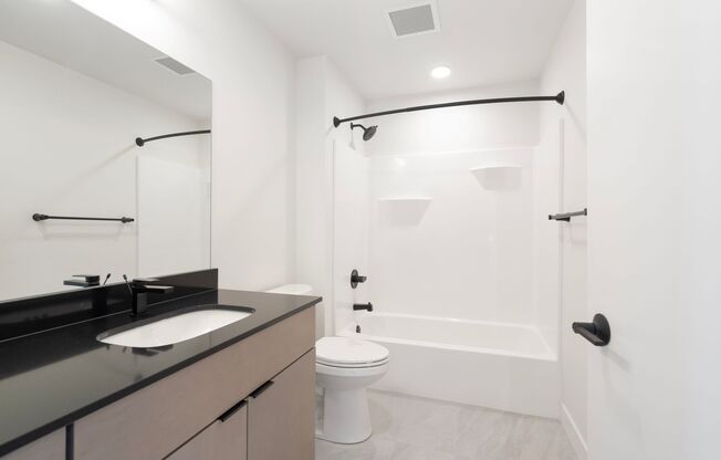 2 beds, 2 baths, 966 sqft, $2,450, Unit 321