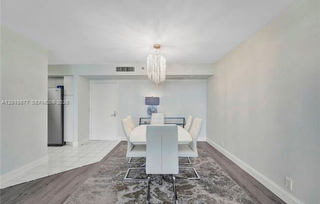 2 beds, 2 baths, $3,500, Unit # 3302