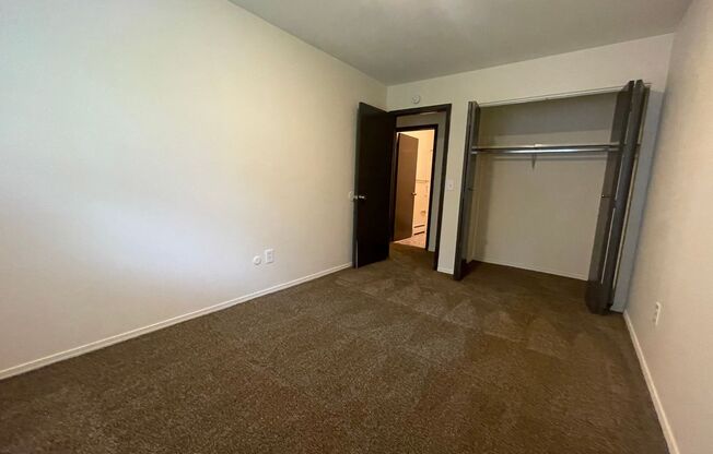 1 bed, 1 bath, 634 sqft, $690, Unit LeParc-113