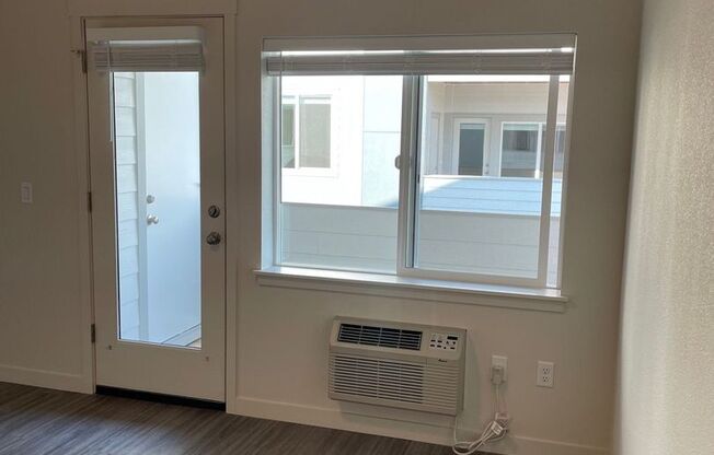 1 bed, 1 bath, 596 sqft, $1,539, Unit 301
