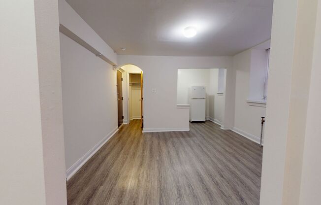 Studio, 1 bath, 295 sqft, $920, Unit B10